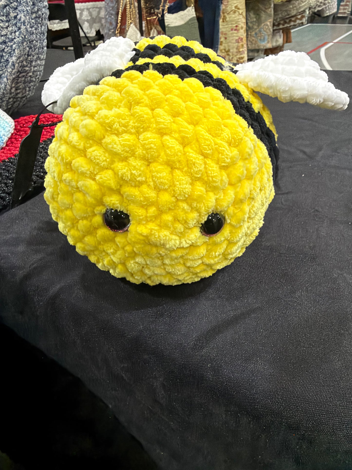 Medium bee